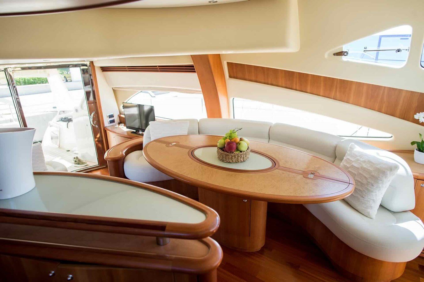 2007 AICON YACHTS 57' 5