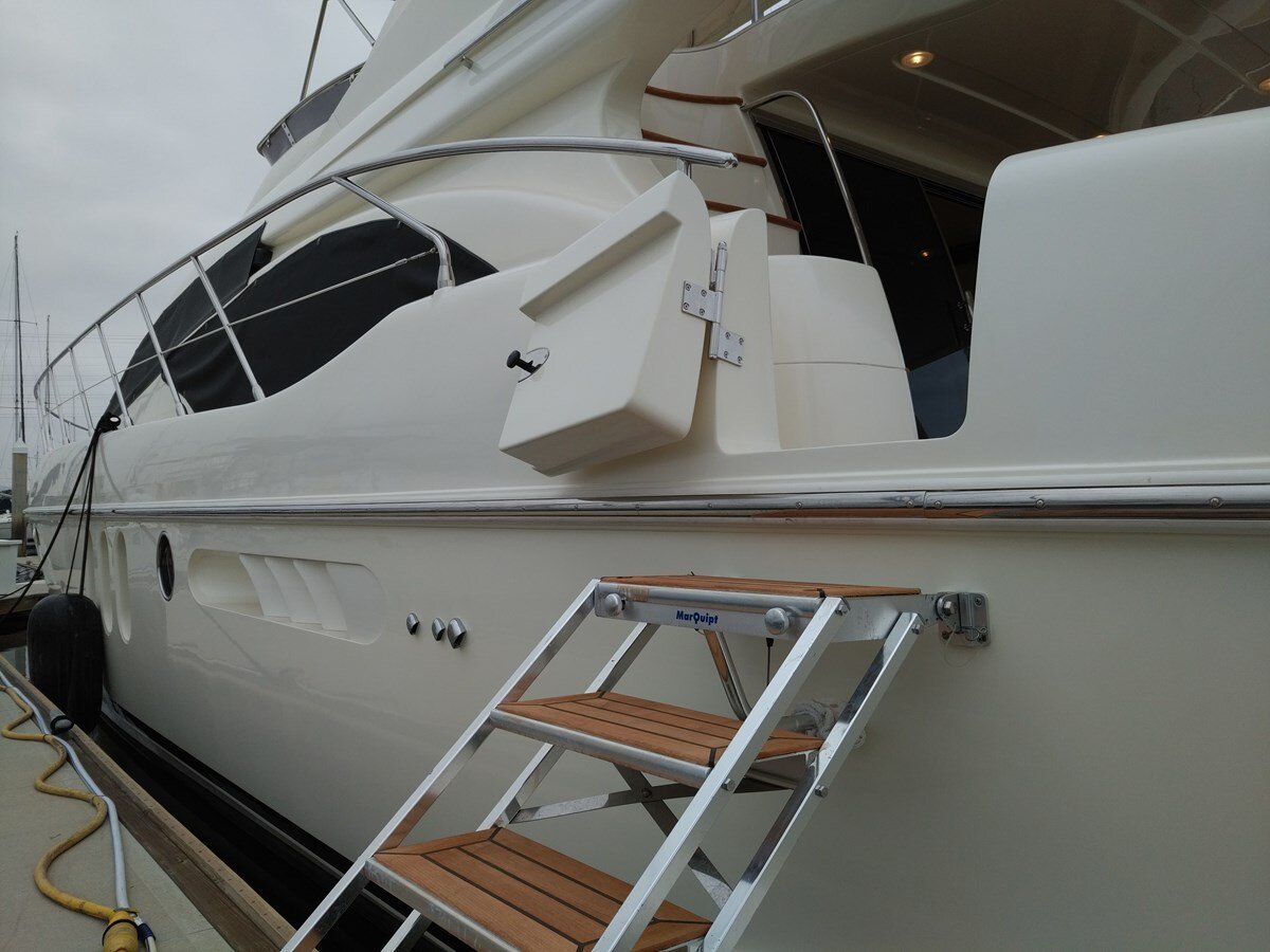 2007-azimut-yachts-65-74bbdc