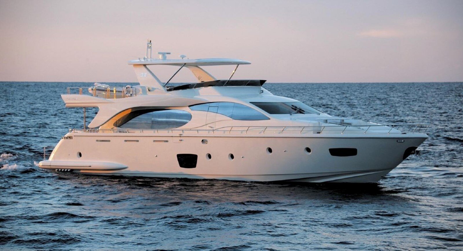 2007-azimut-yachts-88-4aa71a