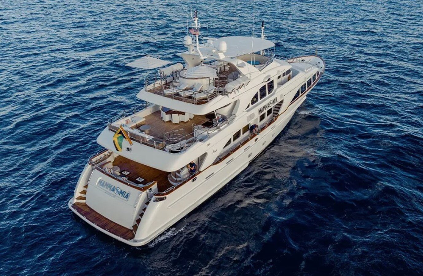 2007-benetti-120-ae18b9