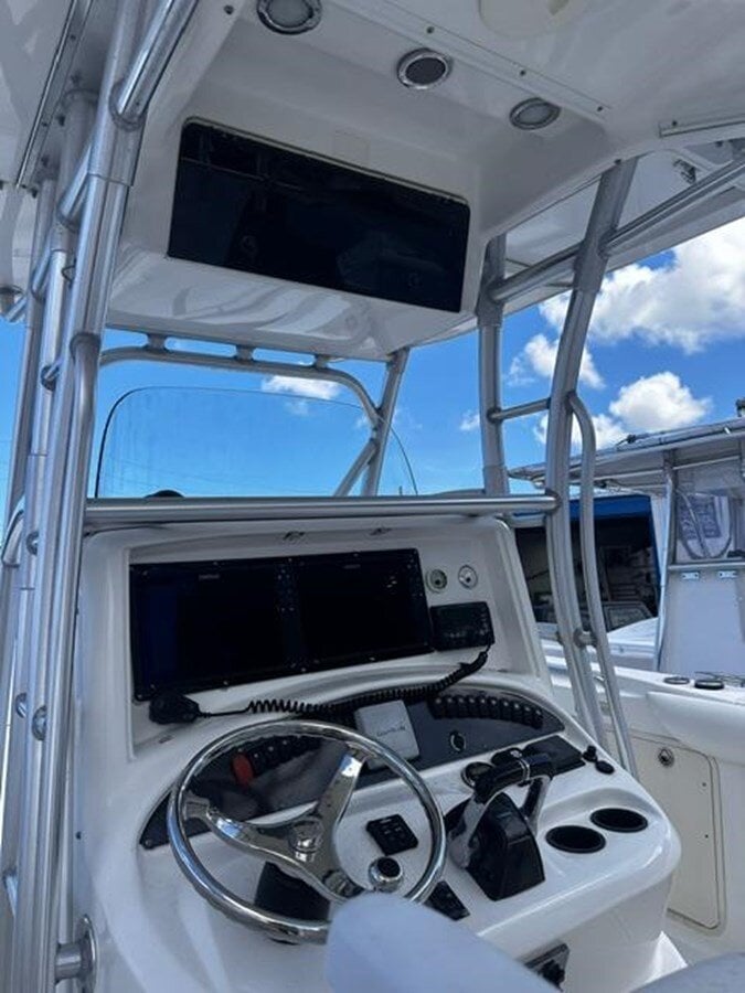 2007-boston-whaler-32-7e6792