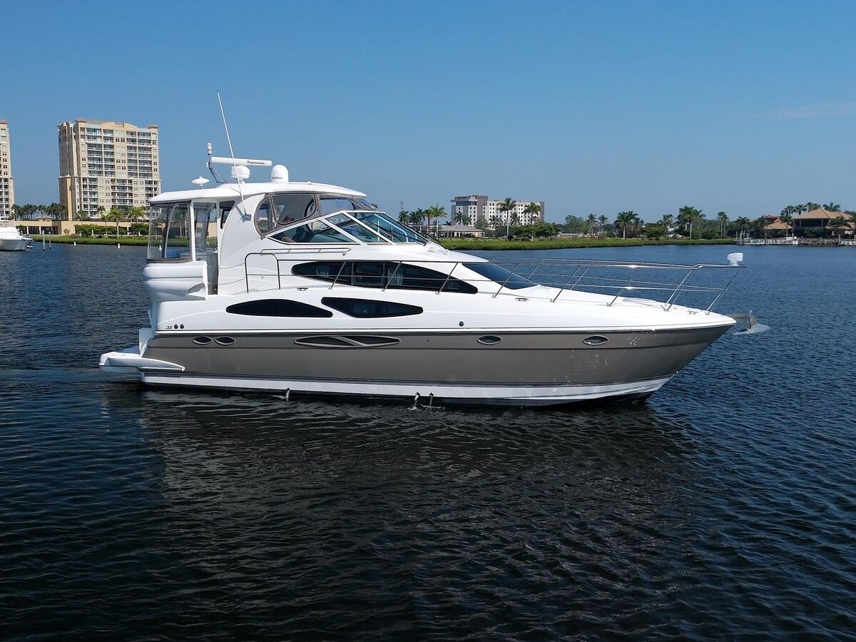 2007-cruisers-yachts-41-c029d5