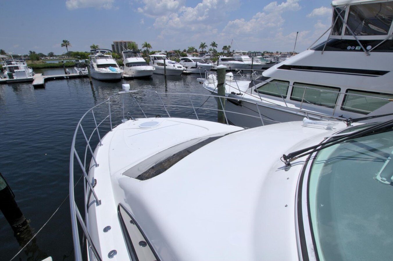 2007-cruisers-yachts-41-c029d5