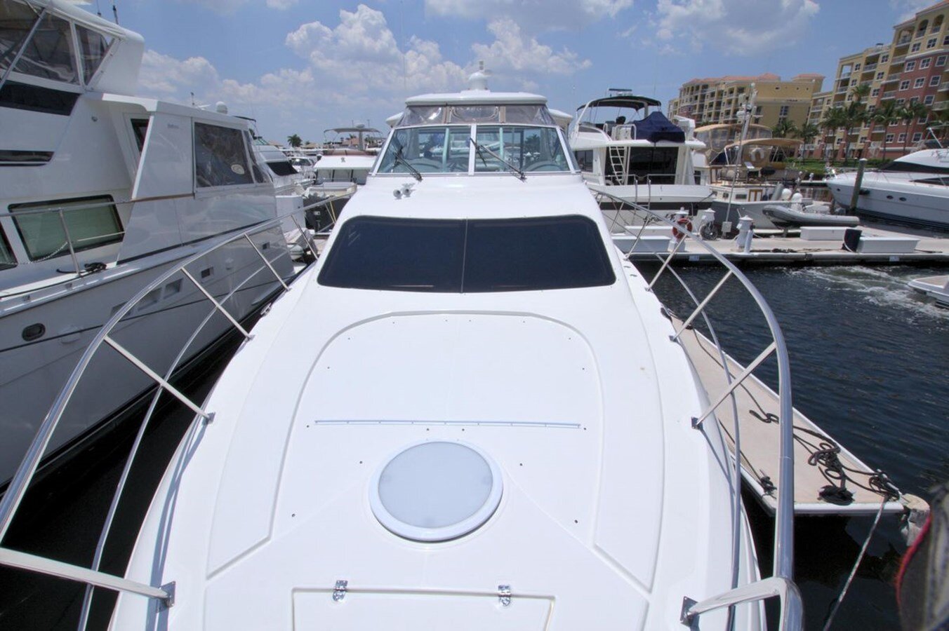 2007-cruisers-yachts-41-c029d5