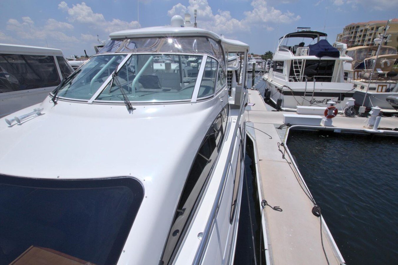 2007-cruisers-yachts-41-c029d5