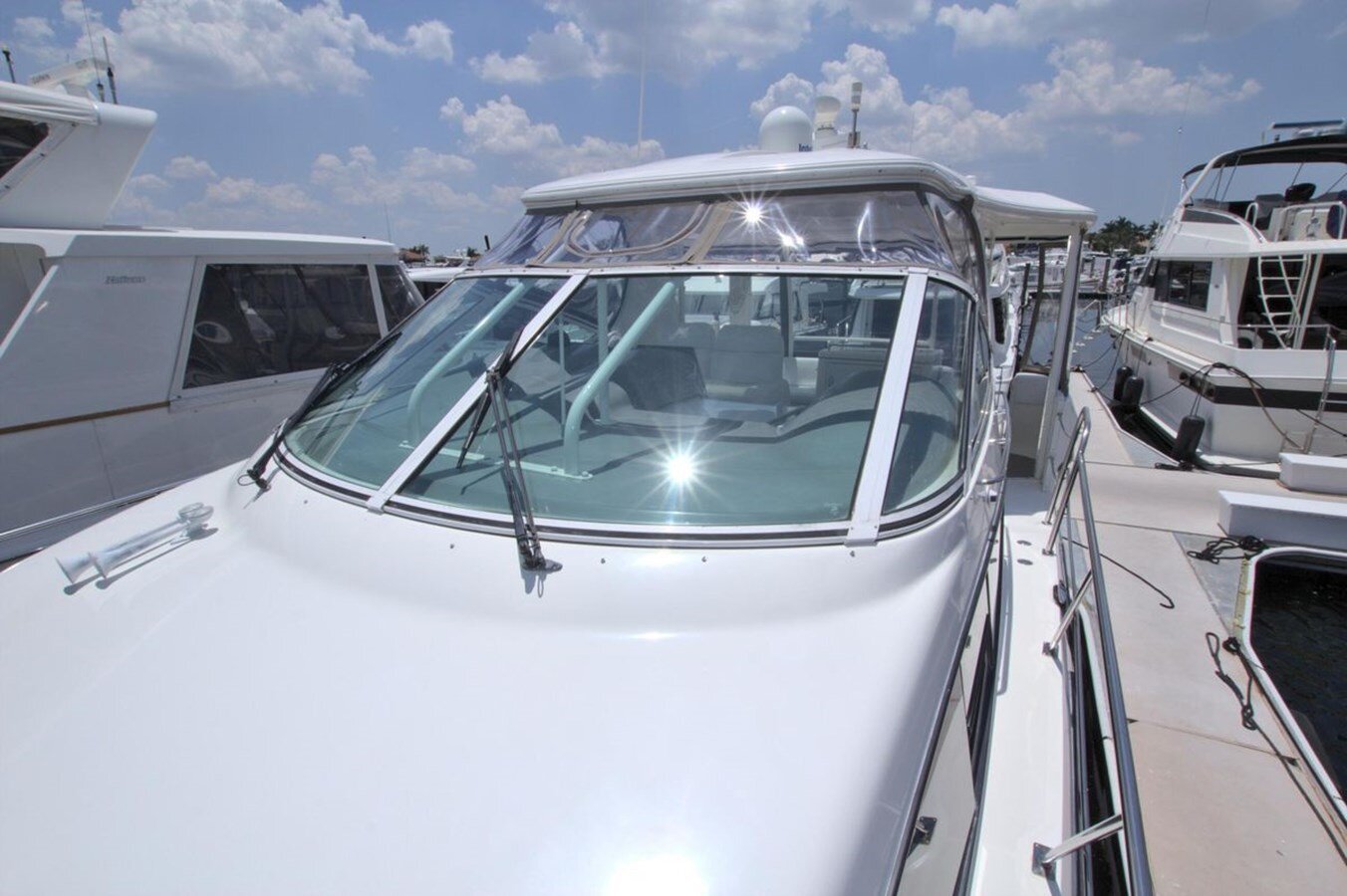 2007-cruisers-yachts-41-c029d5