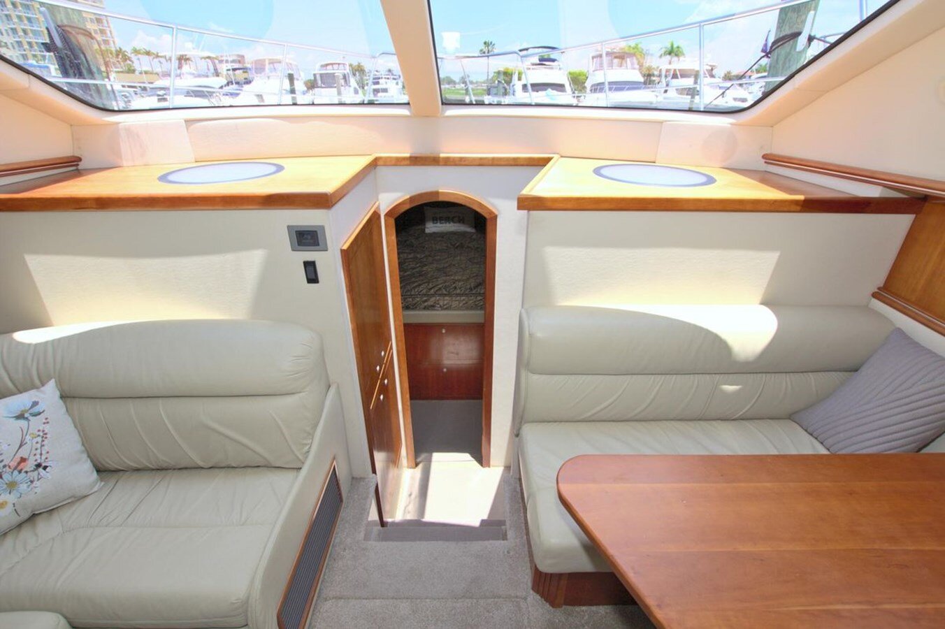 2007-cruisers-yachts-41-c029d5