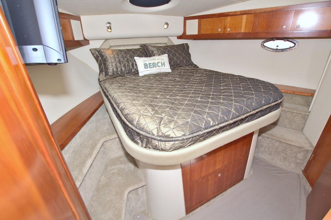 2007-cruisers-yachts-41-c029d5