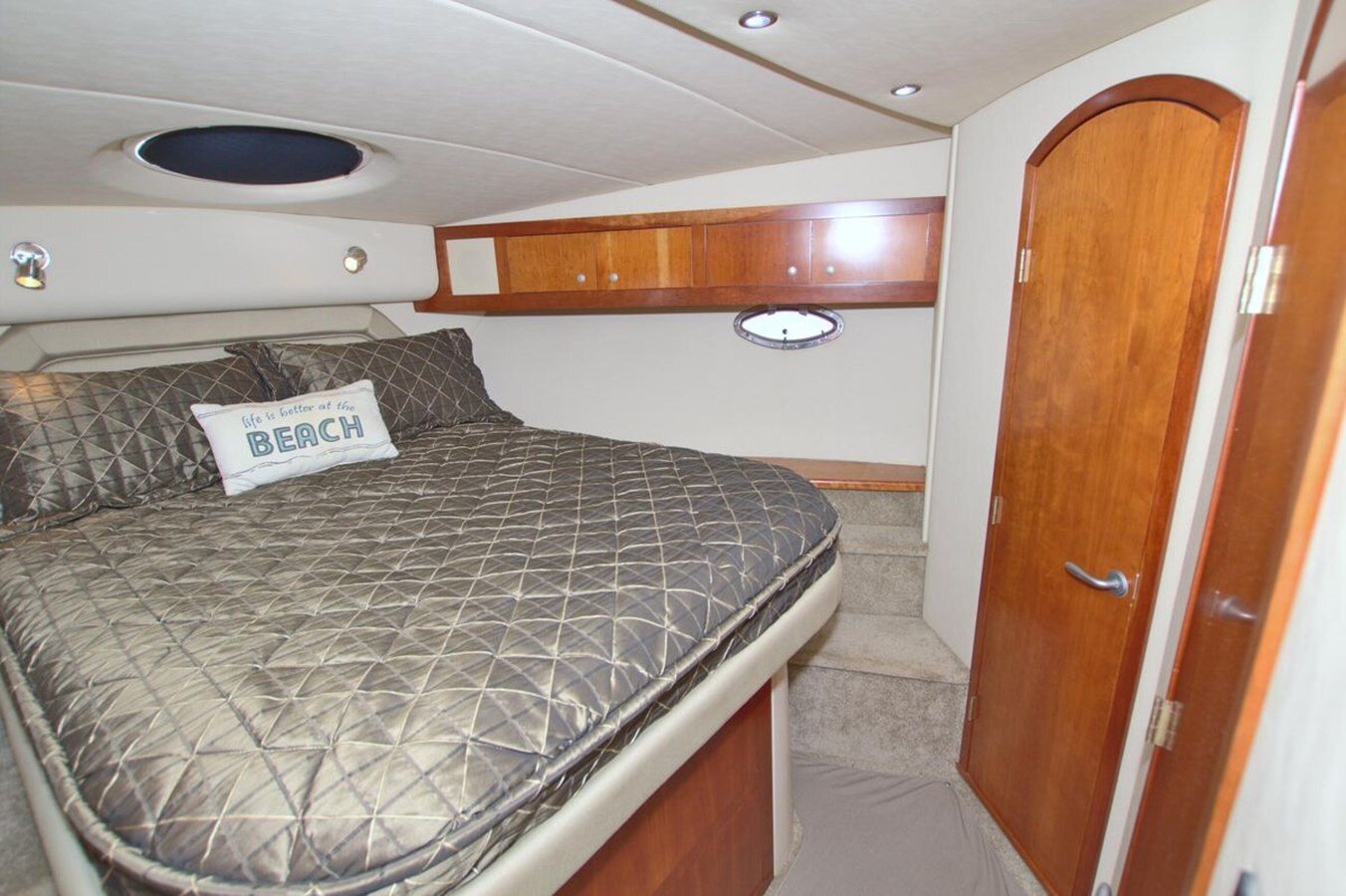 2007-cruisers-yachts-41-c029d5