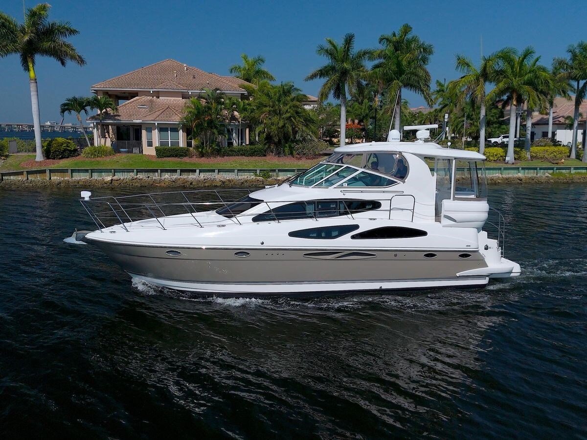 2007-cruisers-yachts-41-c029d5