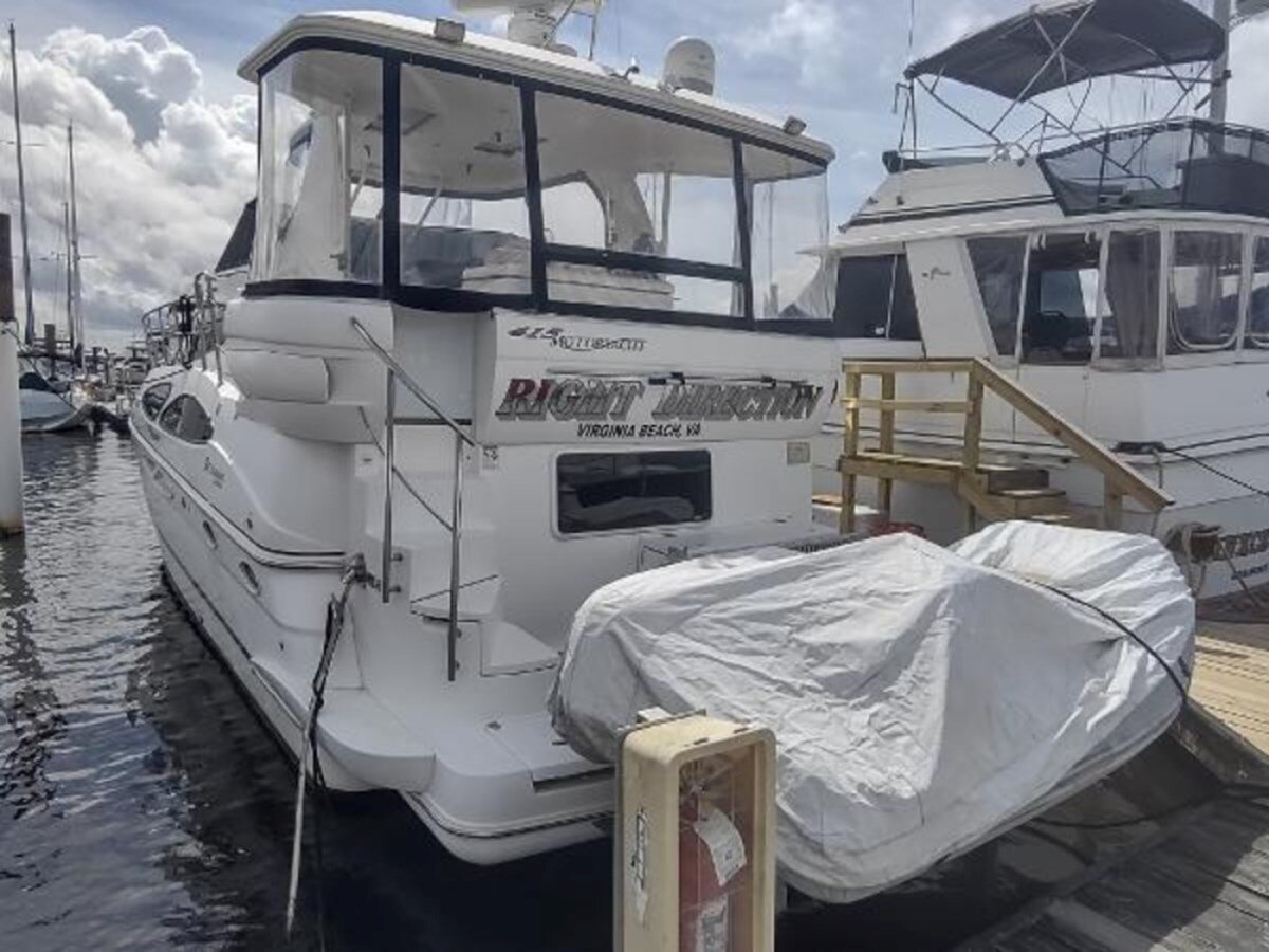 2007-cruisers-yachts-42-6-1cb3eb