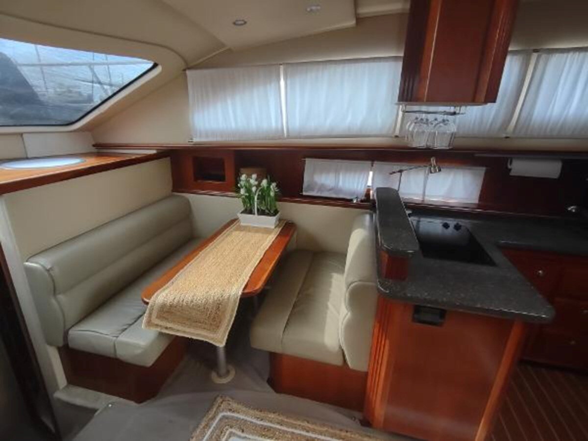 2007-cruisers-yachts-42-6-1cb3eb