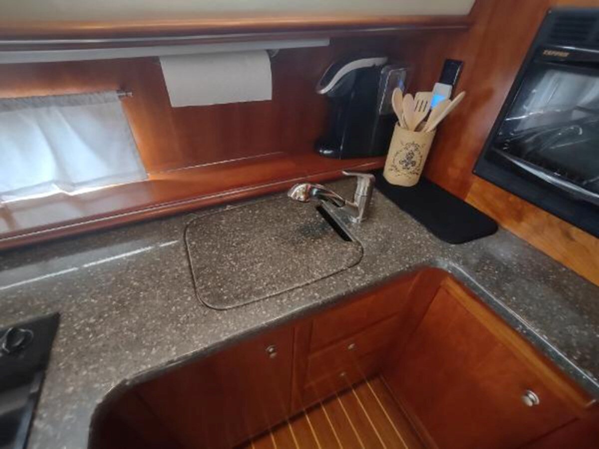 2007-cruisers-yachts-42-6-1cb3eb