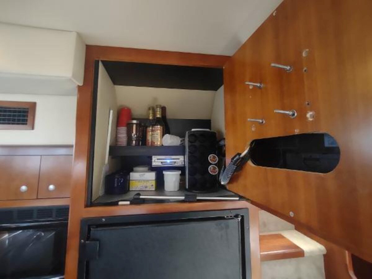 2007-cruisers-yachts-42-6-1cb3eb