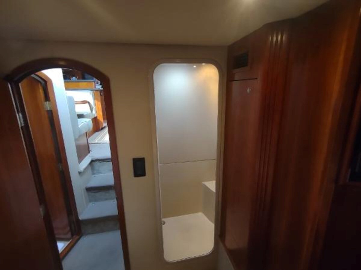 2007-cruisers-yachts-42-6-1cb3eb