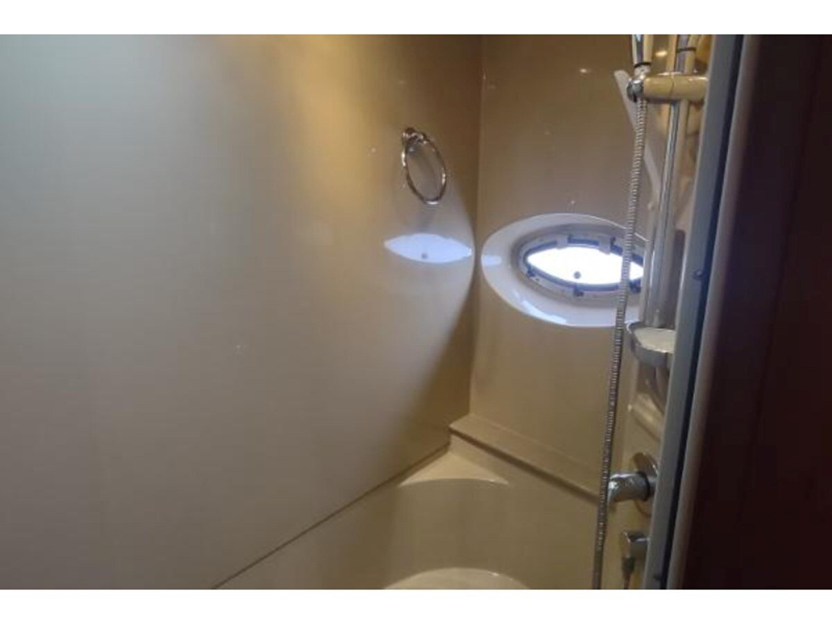 2007-cruisers-yachts-42-6-1cb3eb