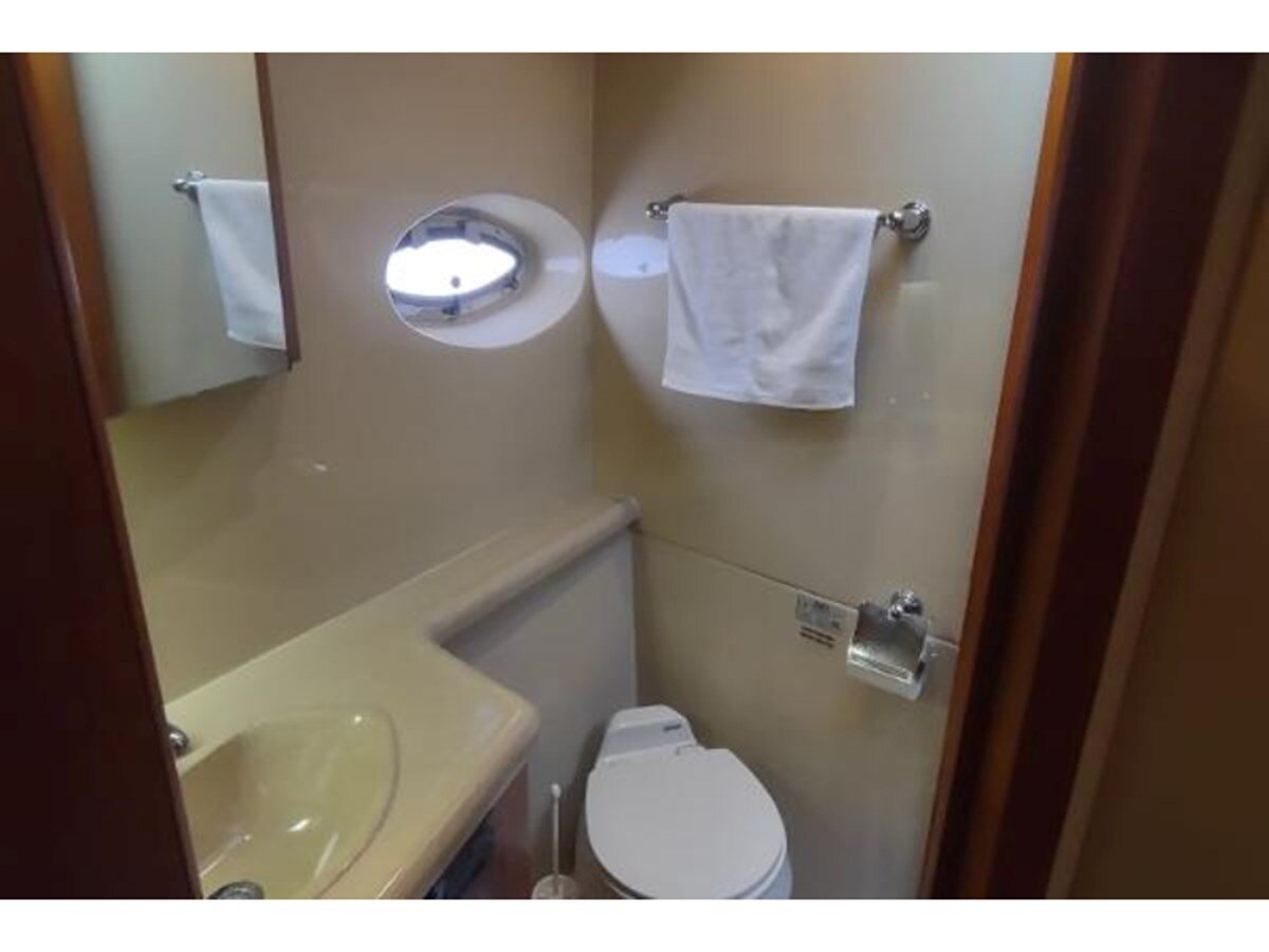 2007-cruisers-yachts-42-6-1cb3eb