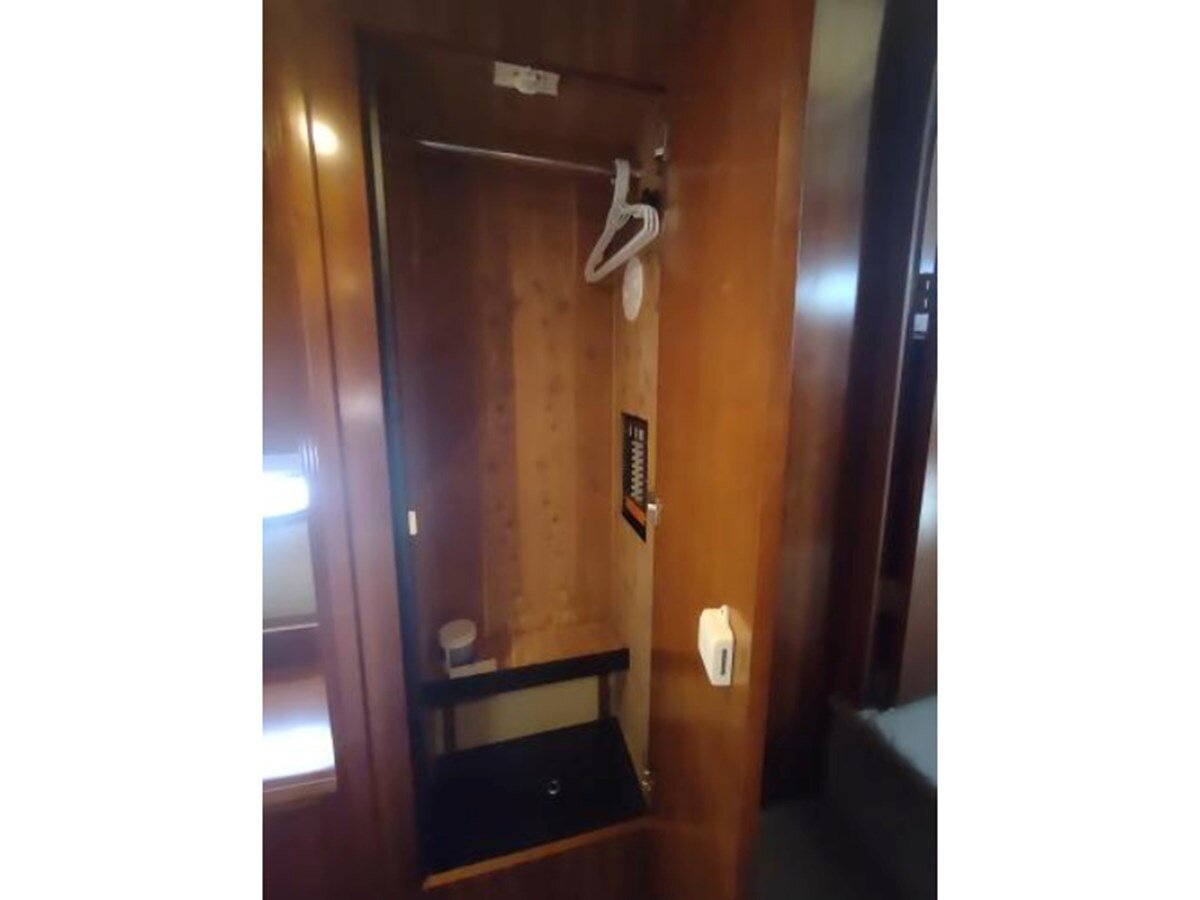 2007-cruisers-yachts-42-6-1cb3eb