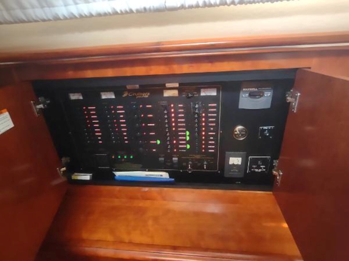 2007-cruisers-yachts-42-6-1cb3eb