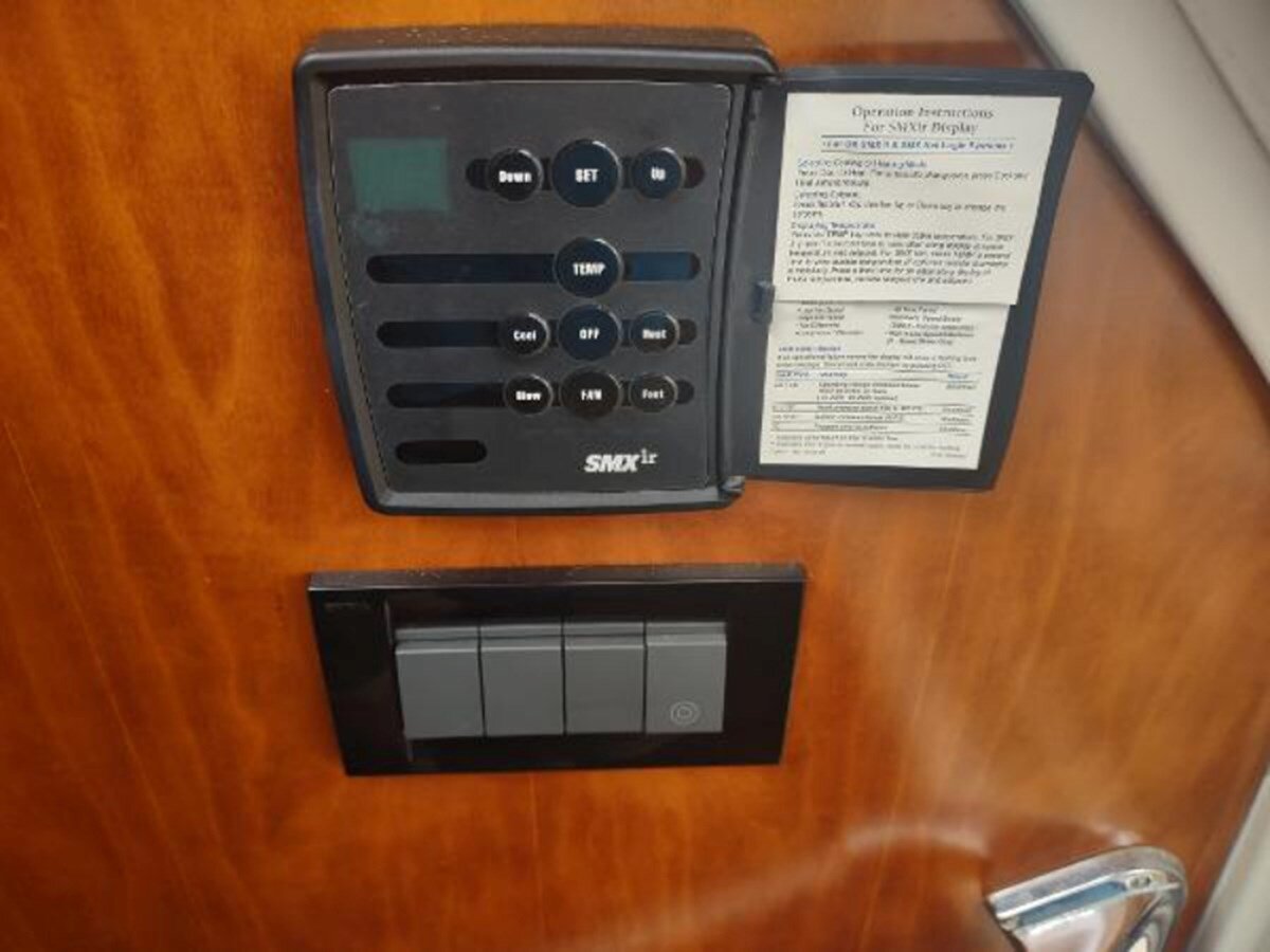 2007-cruisers-yachts-42-6-1cb3eb