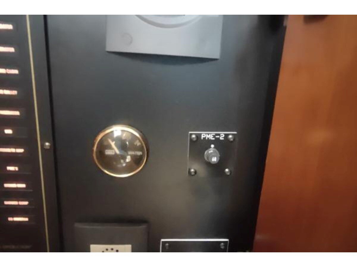 2007-cruisers-yachts-42-6-1cb3eb