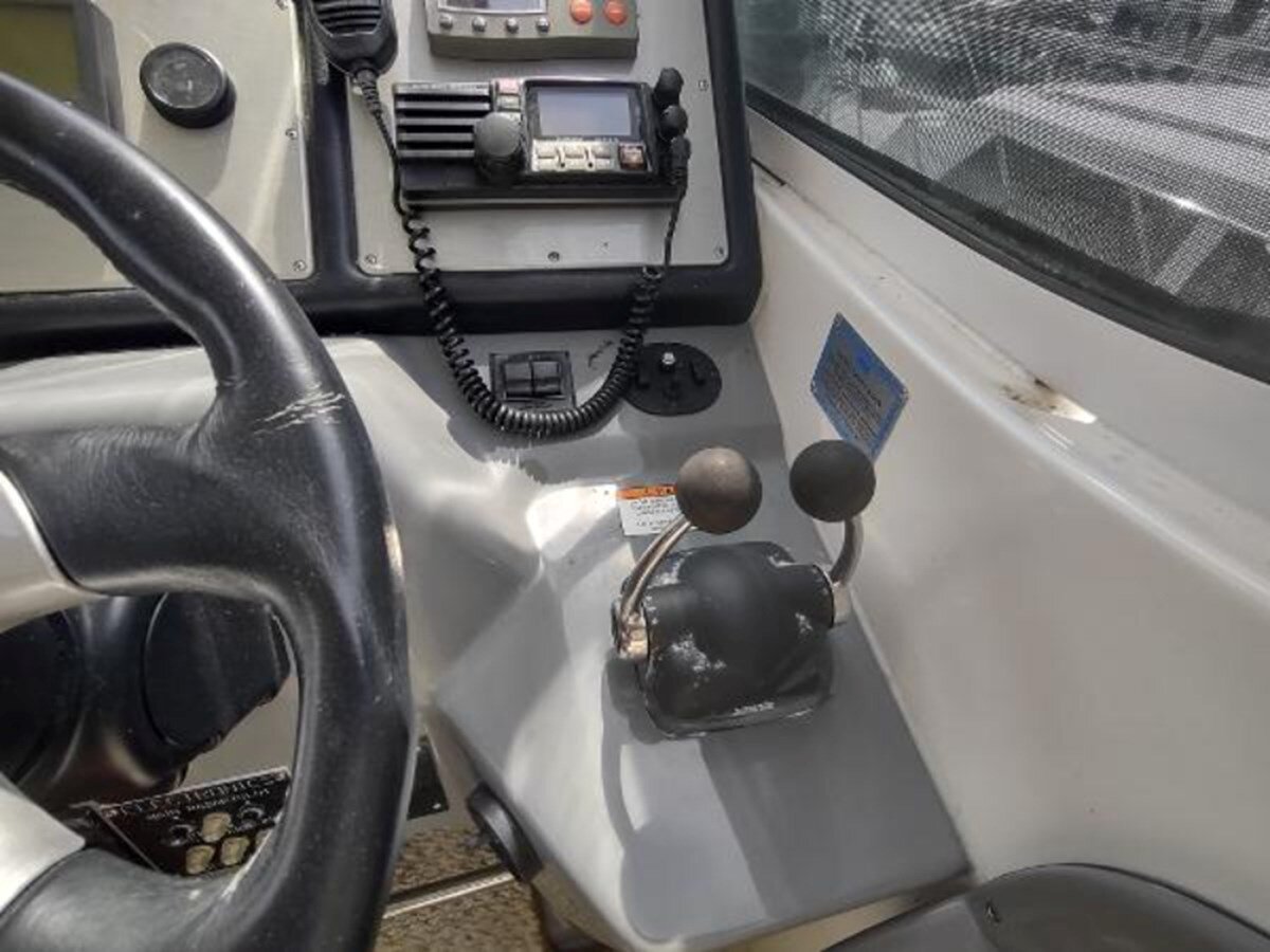 2007-cruisers-yachts-42-6-1cb3eb