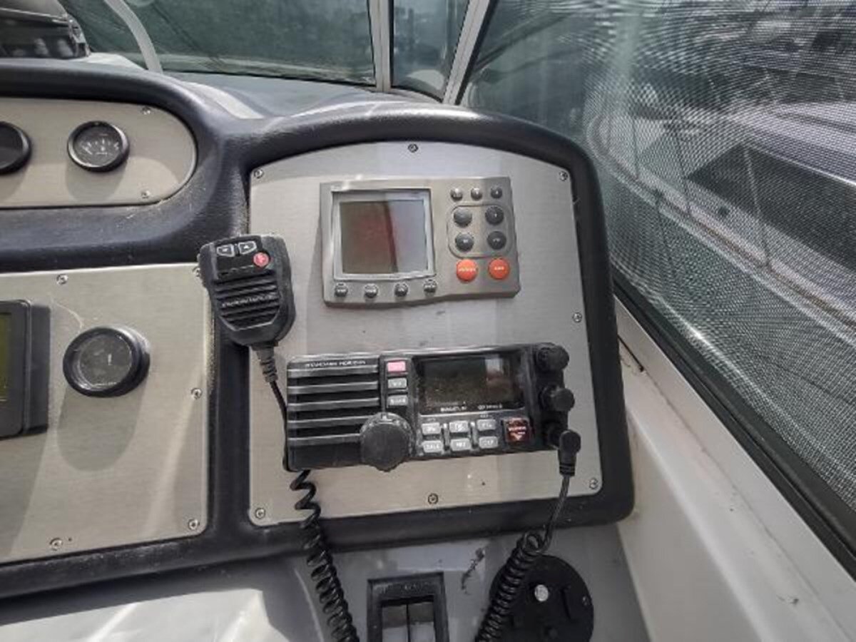 2007-cruisers-yachts-42-6-1cb3eb