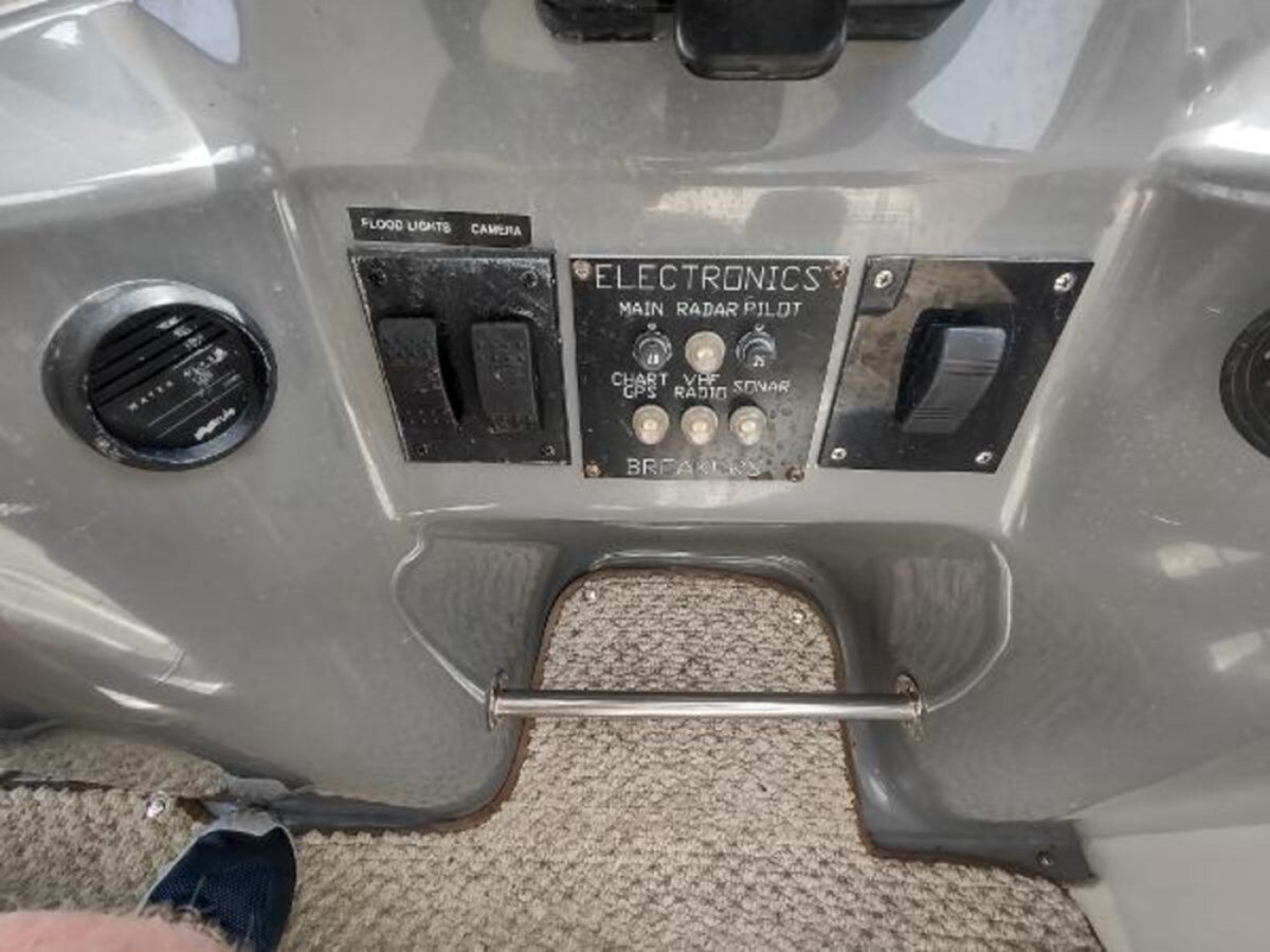 2007-cruisers-yachts-42-6-1cb3eb