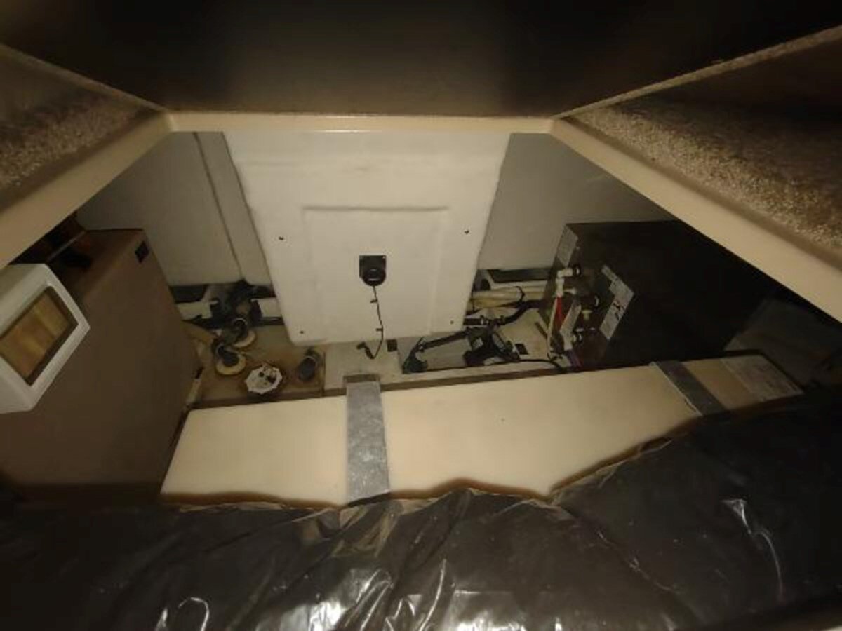 2007-cruisers-yachts-42-6-1cb3eb