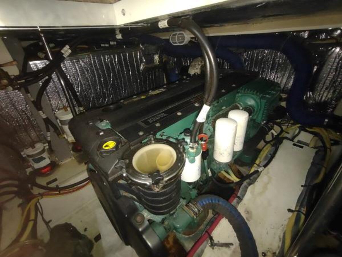 2007-cruisers-yachts-42-6-1cb3eb