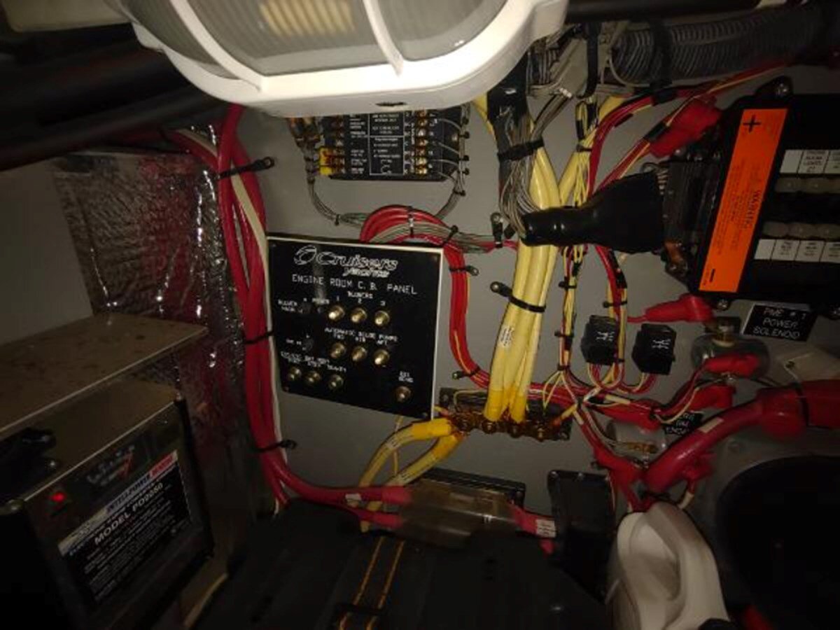 2007-cruisers-yachts-42-6-1cb3eb