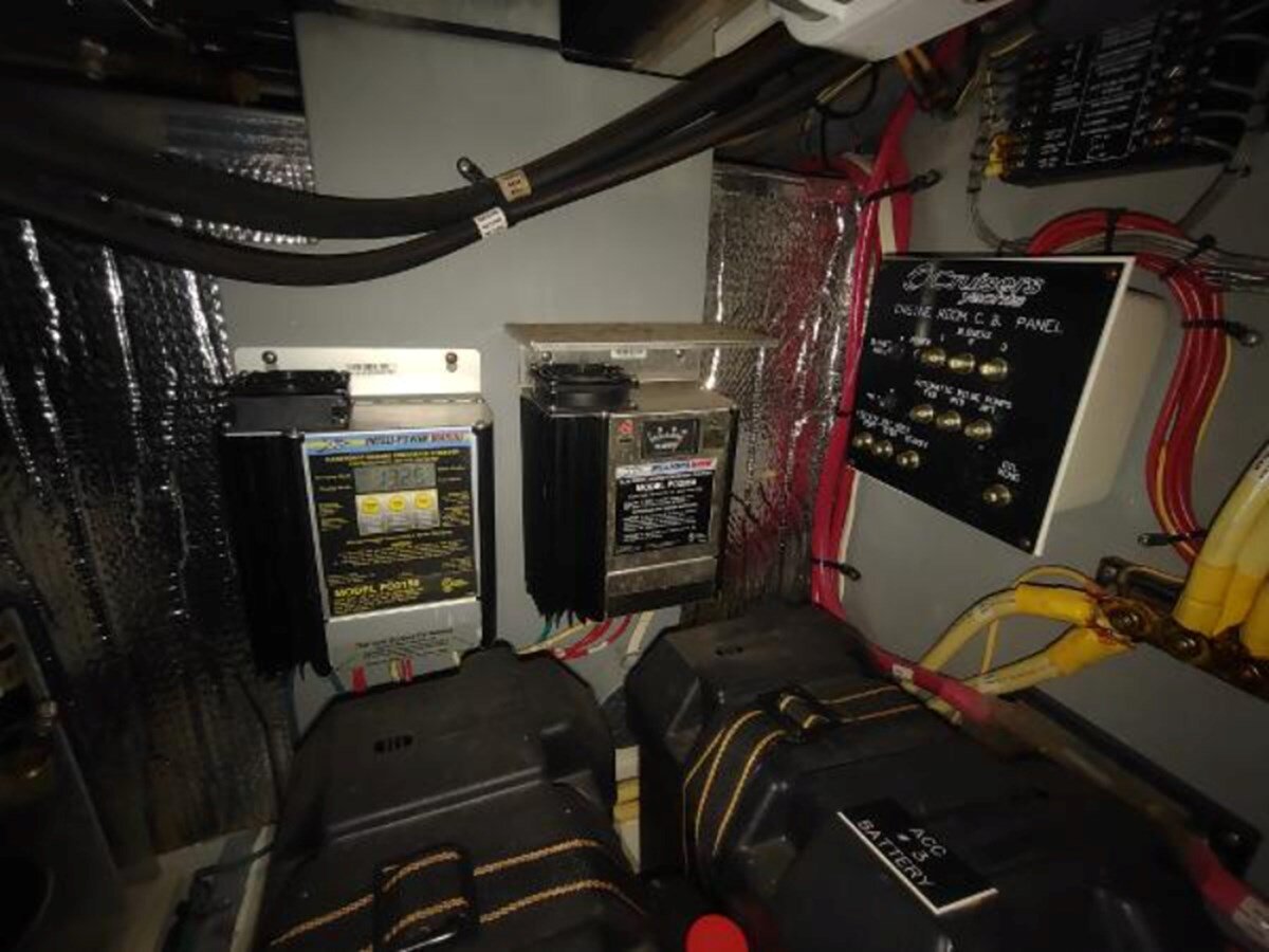 2007-cruisers-yachts-42-6-1cb3eb