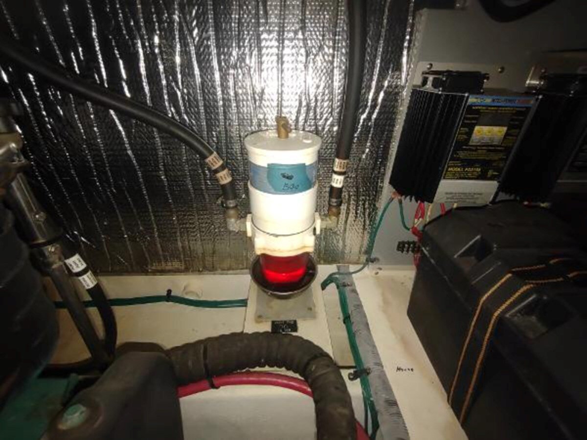 2007-cruisers-yachts-42-6-1cb3eb