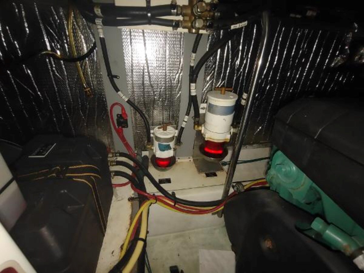 2007-cruisers-yachts-42-6-1cb3eb