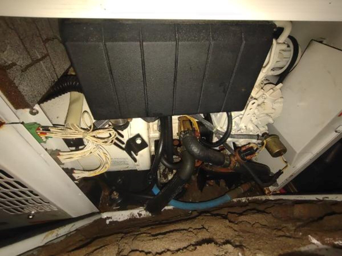 2007-cruisers-yachts-42-6-1cb3eb