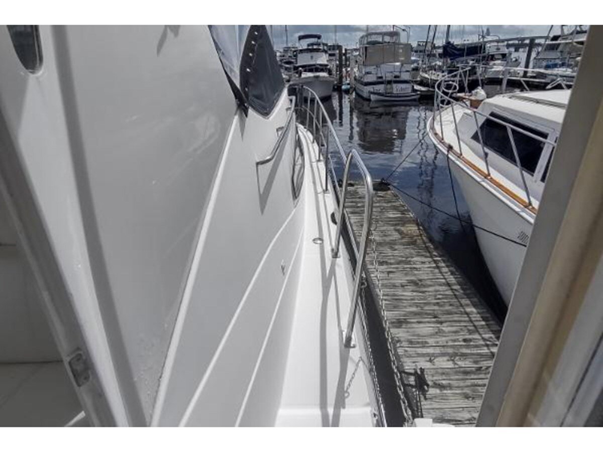 2007-cruisers-yachts-42-6-1cb3eb