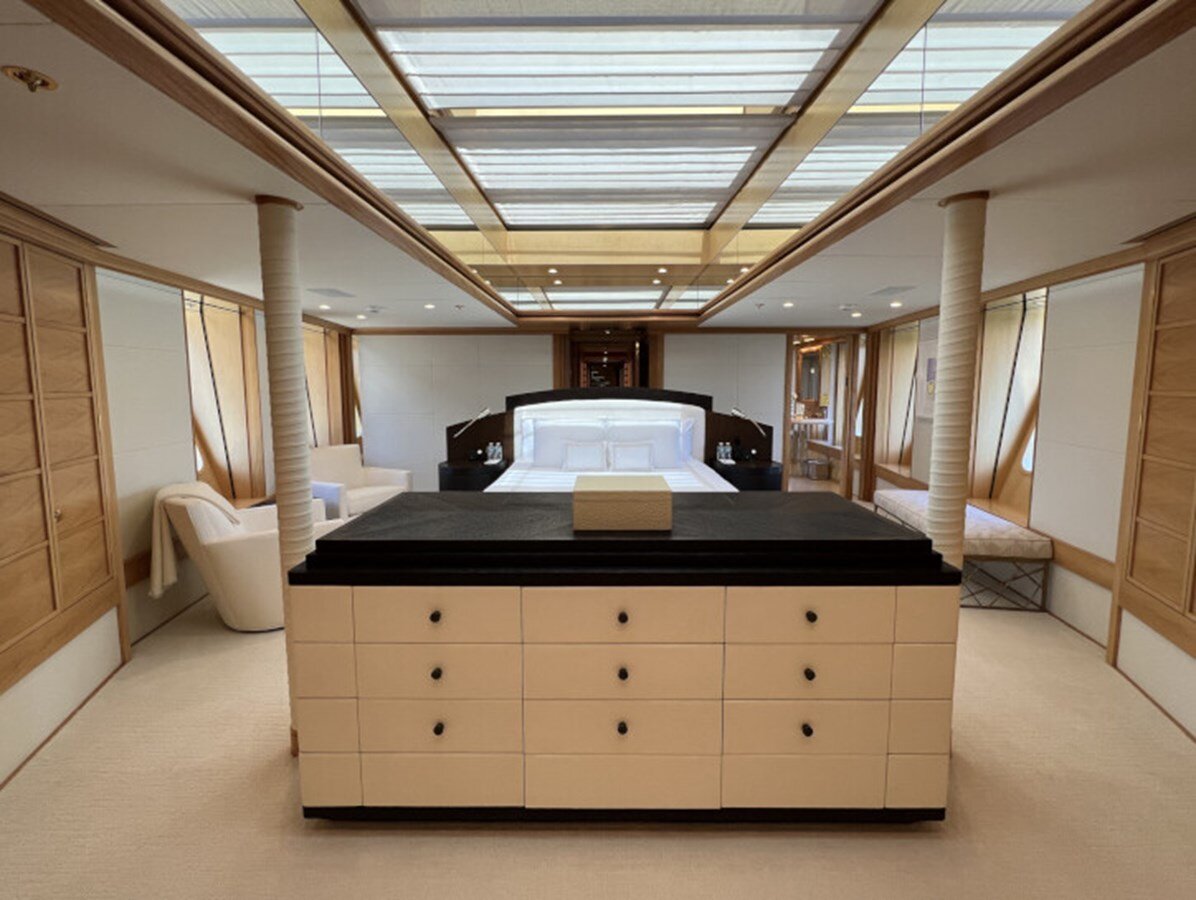 2007 FEADSHIP 146' 8