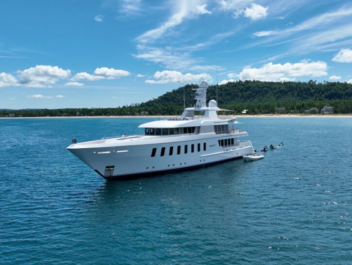 2007 FEADSHIP 146' 8