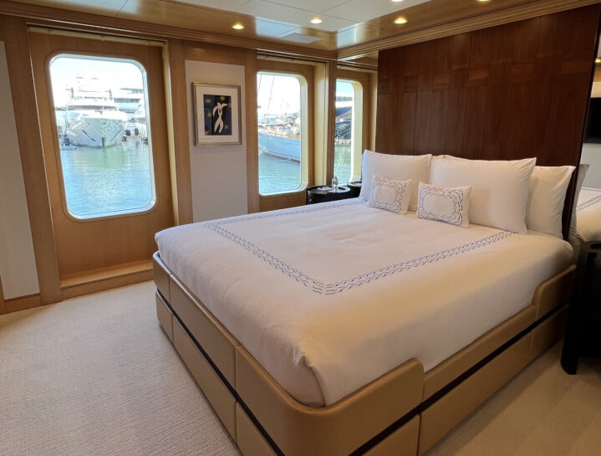 2007 FEADSHIP 146' 8