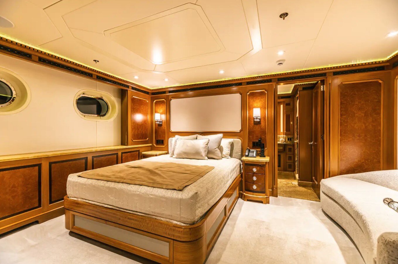 2007-feadship-168-1-2698a5