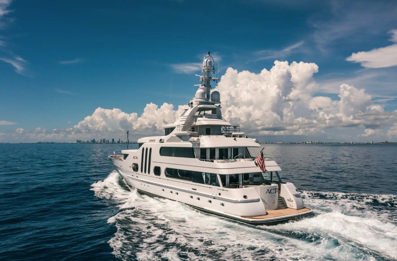 2007 FEADSHIP 168' 1