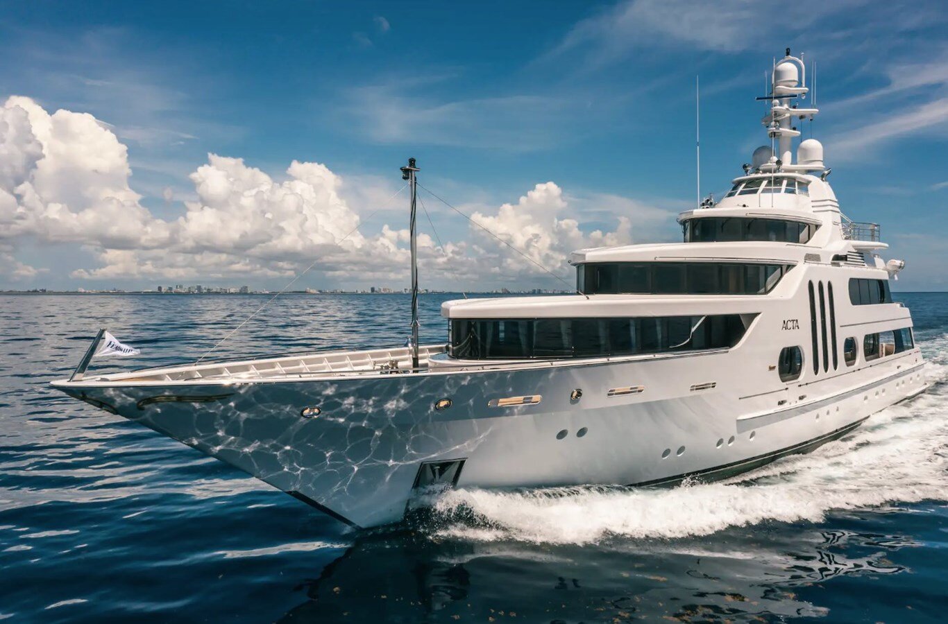 2007 FEADSHIP 168' 1