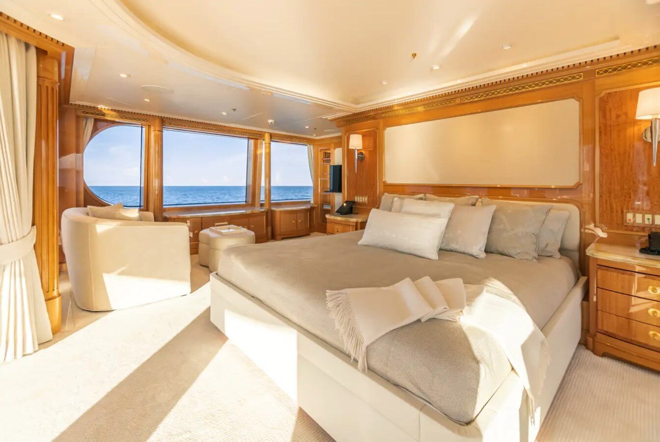 2007 FEADSHIP 168' 1