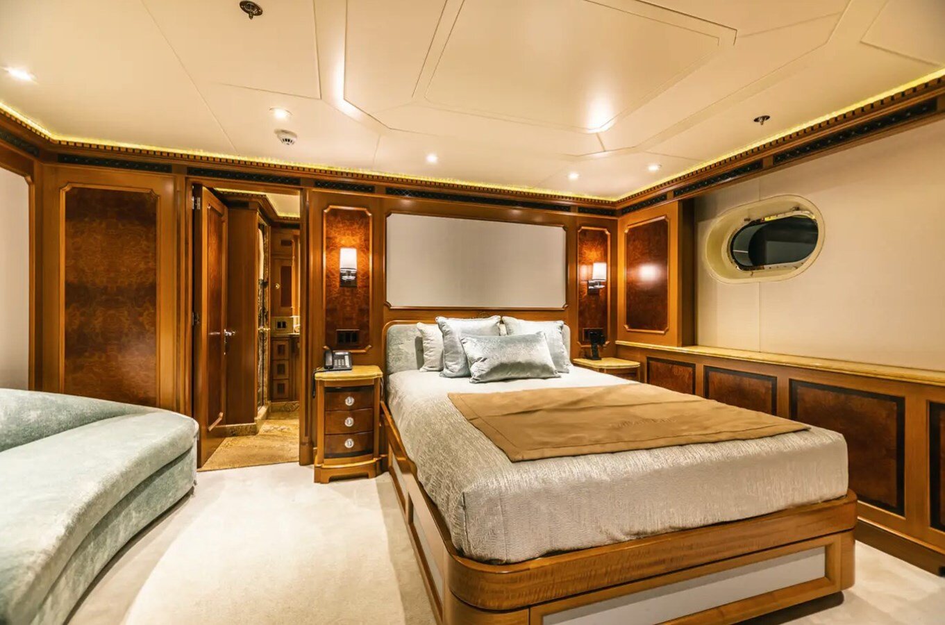 2007 FEADSHIP 168' 1