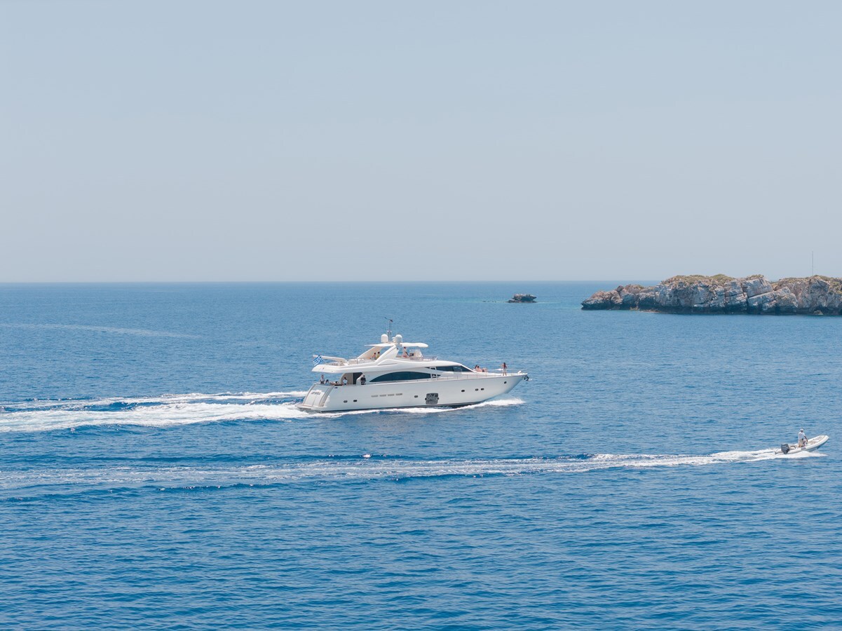 2007-ferretti-83-bbd210