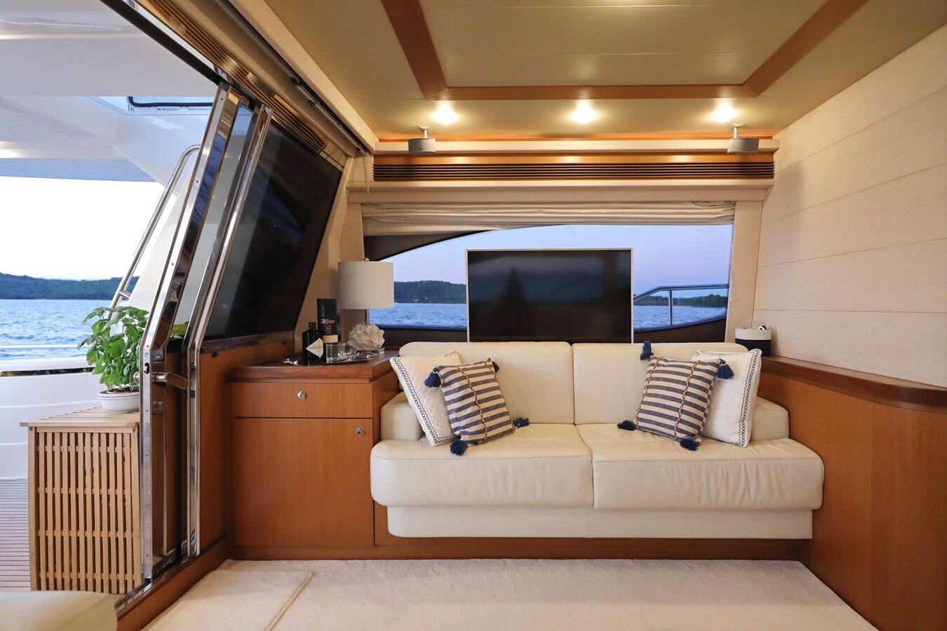 2007 FERRETTI YACHTS 69' 9