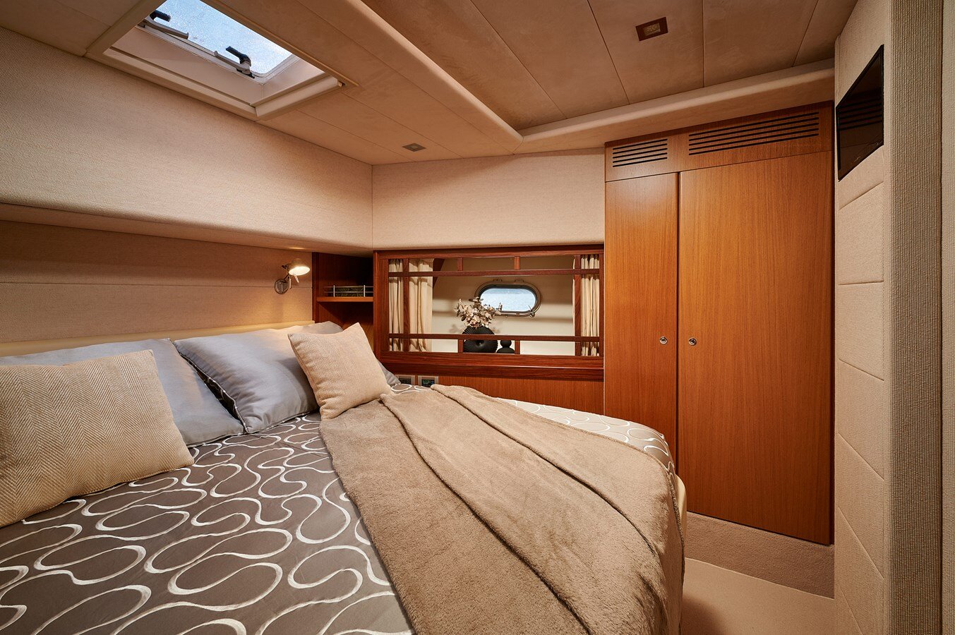 2007 FERRETTI YACHTS 73'