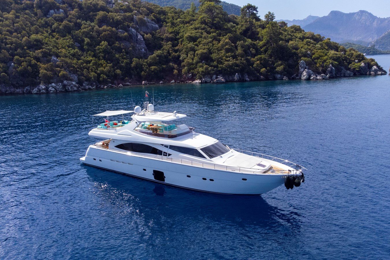 2007 FERRETTI YACHTS 83'