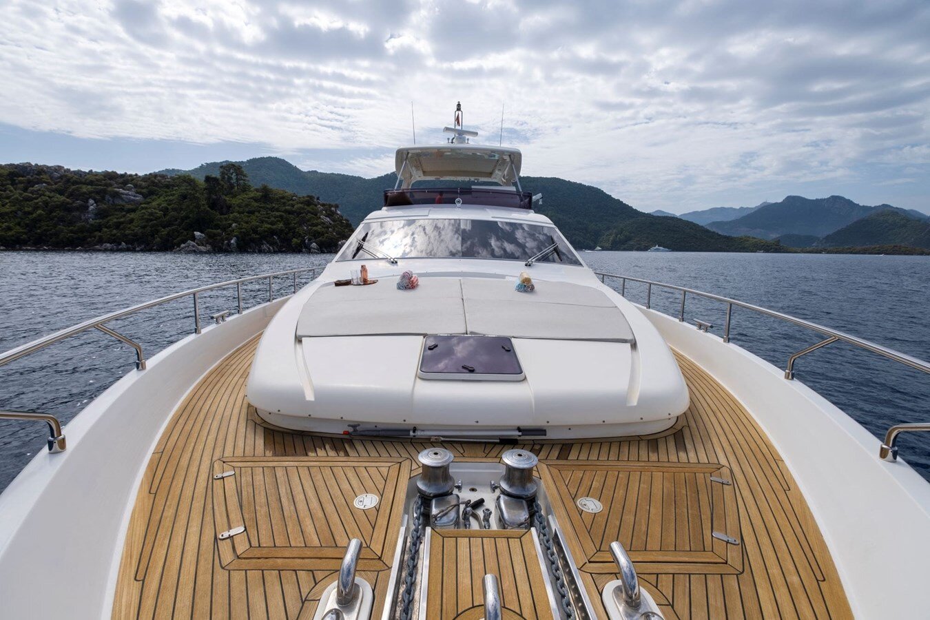 2007 FERRETTI YACHTS 83'