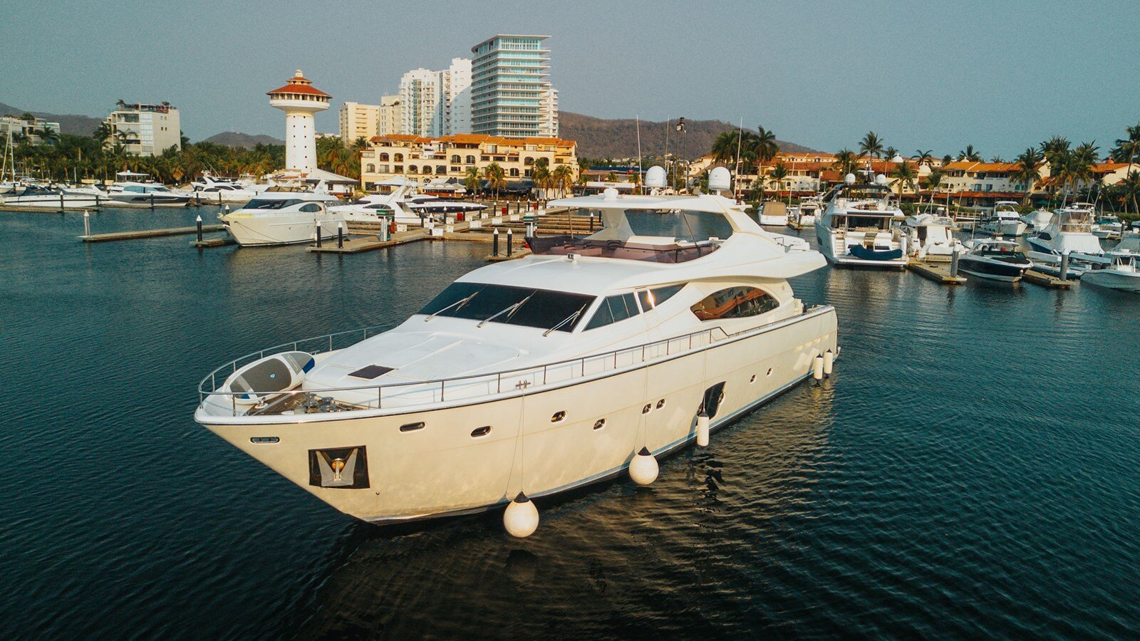 2007-ferretti-yachts-88-8-f0b095